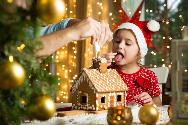 Festive activities to help avoid children’s eyestrain over Christmas