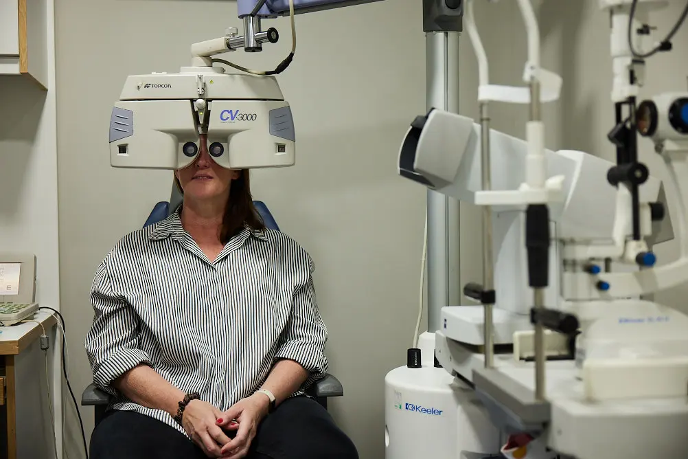 BAYFIELDS CHESTER Eye Test Lady In Chair