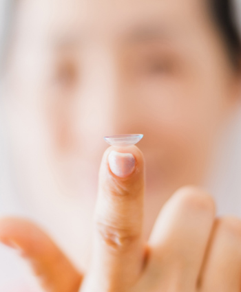 How To Put In Contact Lenses Istock 1200700033