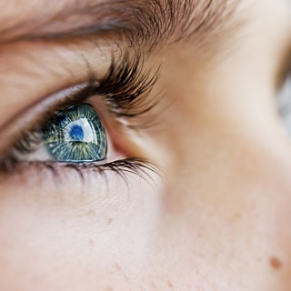 Our Top Tips For Wearing Contact Lenses Adobestock 94313718