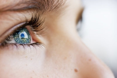 Our Top Tips For Wearing Contact Lenses Adobestock 94313718