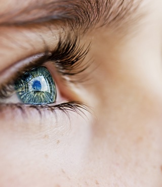 Our Top Tips For Wearing Contact Lenses Adobestock 94313718